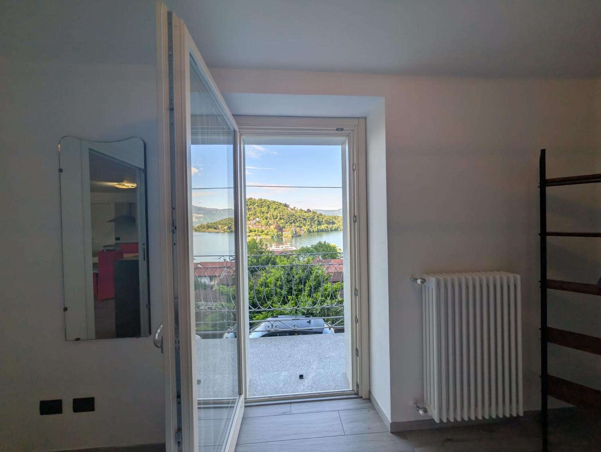 Appartamenti I Fiori Del Lago Laveno Kültér fotó